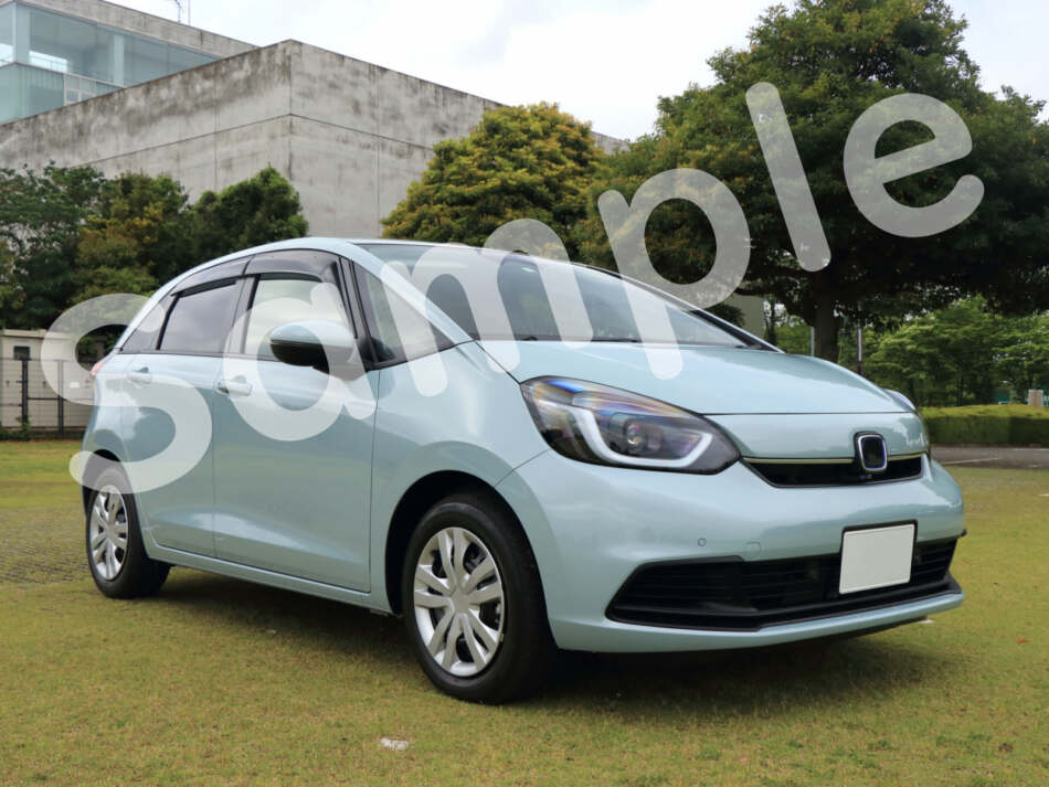 ＃２サンプル投稿　車種名　グレード　排気量　年式　装備ドラレコ前後 7インチナビ