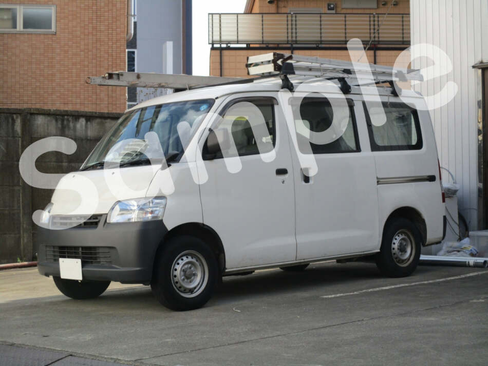 ＃5サンプル投稿　車種名　グレード　排気量　年式　装備ドラレコ前後 7インチナビ